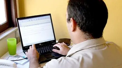 Surfujesz? Praca i podwyżka to pestka