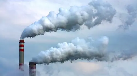 Oxfam: dziesięć procent najbogatszych ludzi emituje ponad połowę CO2
