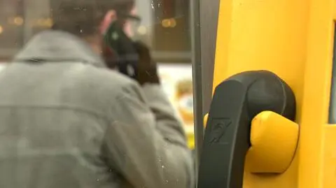 Budki telefoniczne powoli przechodzą do historii