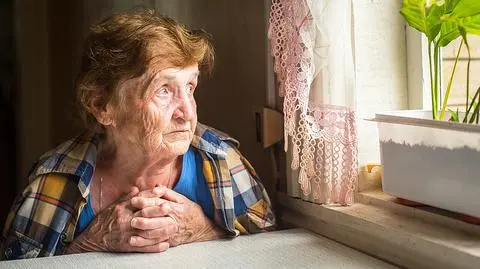 Osoby otrzymujące świadczenie do 900 zł otrzymałyby dodatkowo 350 zł