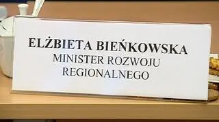 Ministerstwo Rozwoju Regionalnego zweryfikowało listę projektów kluczowych, które mają być dofinansowane ze środków Unii Europejskiej. Lista liczy 433 projekty o wartości ponad 166 mld złotych. Ministerstwo przeznaczy na nie jednak 105 mld... 