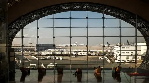 PE przyjął przepisy o rejestrze danych pasażerów (PNR)