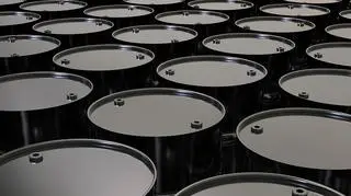 Ropa na plusie; w centrum uwagi dane API i doniesienia z Libii