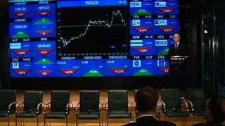 Po latach dyskusji i przymiarek - krótka sprzedaż ruszyła na warszawskim parkiecie. Dzięki niej inwestorzy będą mogli zarabiać także na spadkach cen akcji i obligacji. Ale na razie tą możliwość oferuje kilka z prawie 40 działających w Polsce domów maklerskich. O krótkiej sprzedaży w materiale Cezarego Królaka