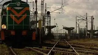 Jest tak źle ze kolejarze postanowili zrezygnować ze strajków. a to dlatego ze ich firmom grozi bankructwo. Jedyny ratunek to gigantyczna pomoc publiczna. Chcielibyśmy państwa spytać dlaczego kolejny raz trzeba sięgać do państwa kieszeni? 