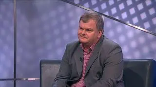 Huta szkła Irena w Inowrocławiu musi zwolnić 200 osób. To bolesny skutek wycofania się z kontraktu irańskiego odbiorcy, który kupował większość produkowanego w niej szkła. W jaki sposób zaplanować portfel zamówień i klientów tak, żeby nie uzależnić się od 1 tylko firmy ? O tym Jarosław Filipek, prezes firmy CODES