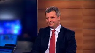 Eurocash rozrasta się. W 2011 roku liczba hurtowni Eurocash Cash&Carry ma się zwiększyć o około 6 nowych placówek. Spółka zwiększa też przychody niestety koszty finansowe osłabiają rentowność spółki. Eurocash czeka w tej chwili na decyzję UOKiK w sprawie zakupu spółki Tradis od Emperii. Gościem Jana Niedziałka w programie "Dzień na Rynkach" był członek zarządu Eurocash Jacek Owczarek.