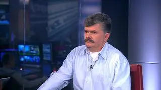 Firma ma 100 mld dolarów „czystej gotówki”. Inwestorzy w ciągu 10 ostatnich lat nie otrzymali dywidendy od spółki, a Apple nie dokonywał skupu swoich akcji. Producent zaczyna jednak zmieniać swoje nastawienie do akcjonariuszy, a inwestorzy o większy wpływ na decyzje firmy. Rozmowa z A. Kurnickim, prezesem Euroamerican Company