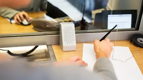 UKNF: coraz mniej oddziałów banków w Polsce