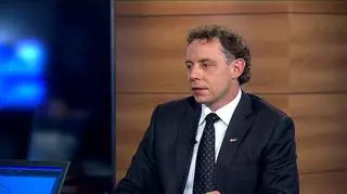 Firma niedawno debiutowała na GPW, ale nie udało nam z nią porozmawiać w dniu debiutu. Obecnie akcje firmy są prawie 2 razy tańsze niż w dniu debiutu. Dlaczego? Co firma robi, by zmienić tę sytuację? Co dzieje się w firmie, co mogłoby źle wpływać na cenę akcji? Rozmawiamy z prezesem PBO Anioła Waldemarem Aniołą.
