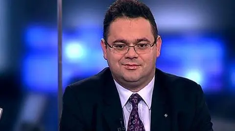 Dzik króluje w dziczyźnie. W tym roku Polacy mają szczególny apetyt na mięso dzika, więc powoli zaczyna go brakować. Jednak giełdowa Duda może obejść się smakiem w tym segmencie i póki co ze sprzedaży dziczyzny liczy straty a nie zyski. W zeszłym roku Polski Koncern Mięsny kupił mięso na górce cenowej i sprzedaje teraz po kosztach. Między innymi to pogorszyło opublikowane dzisiaj wyniki spółki za trzeci kwartał. "Ten kwartał był dla nas trudny, ale uzyskaliśmy najlepszy wynik jaki można było wypracować" mówi prezes Maciej Duda w rozmowie z Rafałem Hirschem.