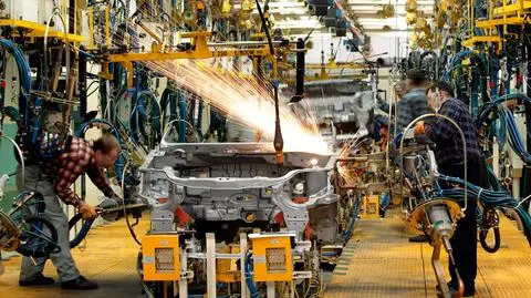 Polski przemysł słabnie. PMI spada