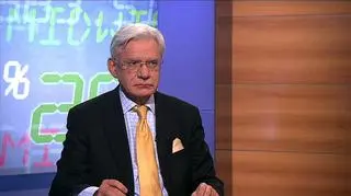 Czy Amerykanie nauczą się oszczędzać, czy wrócą do konsumpcji? Czy jej poziom mogą zwiększyć przedświąteczne zakupy? Na te pytania odpowiadał Roman Rewald, partner Weil Gotshal&Manages, przedstawiciel Amerykańskiej Izby Handlowej w Polsce.