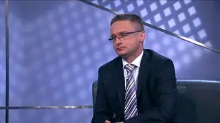 Jaka nazwa powinna się znaleźć na wystawionych fakturach VAT przy jednoosobowej działalności gospodarczej? jak interpretować zapis o nazwie skróconej sprzedawcy. Na pytanie naszego widza odpowiada Bartłomiej Kołodziej, menedżer w zespole VAT w PwC.