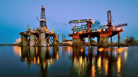 Ropa tanieje, bo OPEC nie wie co zrobić z Irakiem i Iranem