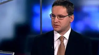 Centra handlowe w odwrocie. Polscy sprzedawcy coraz częściej są zainteresowani wynajmowaniem powierzchni przy dużych ulicach handlowych, umieszczonych w atrakcyjnych punktach miast. Jak zauważył w TVN CNBC Biznes Tomasz Górski, ekspert rynku nieruchomości Cushman & Wakefield, sklepy zlokalizowane w ciągach handlowych zawsze mogą liczyć na przypadkowych przechodniów a także na turystów. O rankingu najdroższych ulic handlowych na świecie rozmawialiśmy w programie "90 minut". 