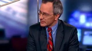 Polskie fabryki Fiata i Opla nie konkurują ze sobą, a wzajemnie uzupełniają się w zakresie produktów - stwierdził w TVN CNBC Biznes Wojciech Drzewiecki z Instytutu Samar. Dodał, że ewentualne połączenie Fiata z Oplem nie wpłynęłoby niekorzystnie na fabryki w Tychach i Gliwicach. O więcej szczegółów dotyczących branży motoryzacyjnej pytał Marcin Kowalski.