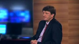 Eko-Holding stawia na efekt skali. Właśnie ogłosił, że przejmie sieć supermarketów NIWEX działających w województwie podkarpackim. Wartość transakcji to 15 milionów złotych. Na początku lipca Eko-Holding sfinalizował zakup Rovity, dystrybutora artykułów spożywczych. Grupa Eko-Holding to sieć supermarketów – ma około 270 sklepów EKO, ponad 600 sklepów Rabat i ponad 100 drogerii Jasmin. Gościem programu Dzień na Rynkach był Krzysztof Gradecki, prezes Eko-Holding.