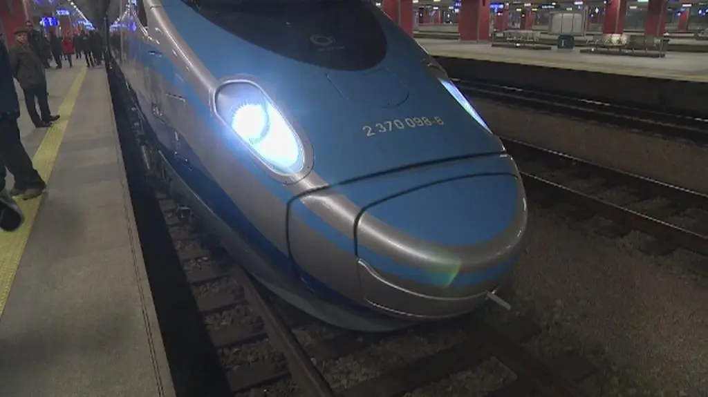 Pierwszy pociąg Pendolino wyruszył w trasę