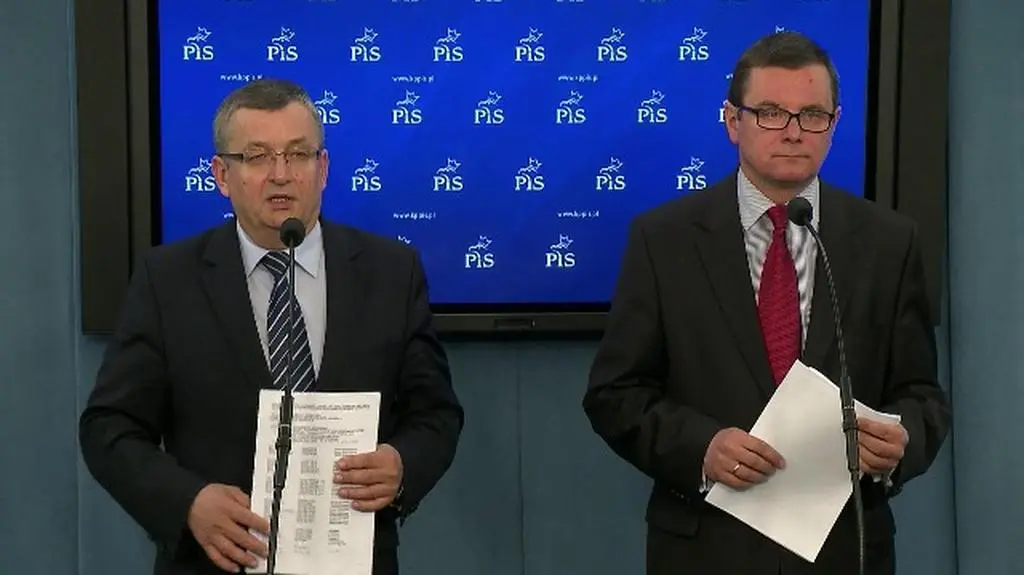 Poseł Adamczyk: Zegar dla ministra Nowaka tyka 