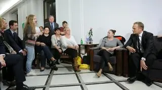 Premier: W 2015 roku świadczenie pielęgnacyjne przekroczy 1000 złotych