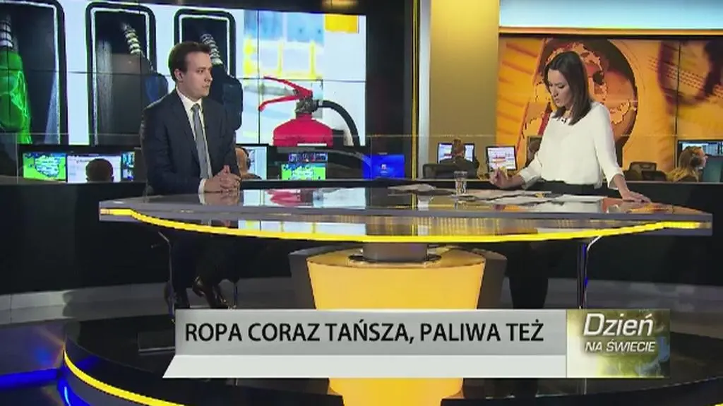 Ropa coraz tańsza, paliwa też