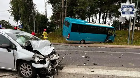 Zderzenie auta osobowego z autobusem w Lędzinach