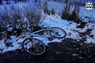 Rowerzysta zignorował sygnały dawane przez policjantów
