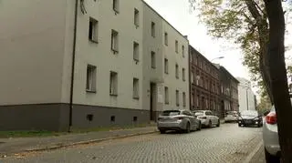 Pożar zauważono w mieszkaniu na pierwszym piętrze budynku