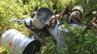 Ujawniono ponad sto litrów niebezpiecznych odpadów