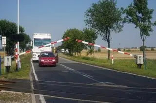 Przejazd kolejowy w Lisowicach (zdjęcie ilustracyjne)