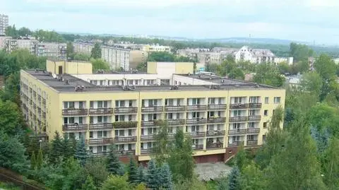 Wrócił ze szpitala, zaczął gorączkować. Jak koronawirus dostał się do zamkniętego domu pomocy społecznej