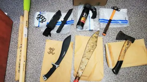 W mieszkaniu podejrzanych o sutenerstwo ujawniono broń