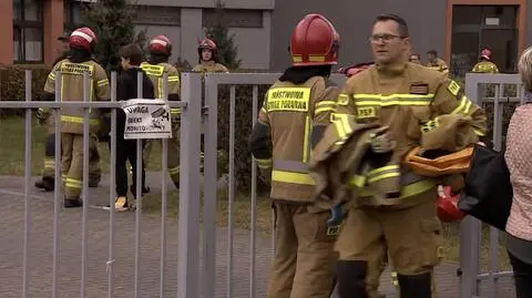 Dzieci zaczęły słabnąć podczas akademii szkolnej. Sześcioro odwieziono do szpitali 