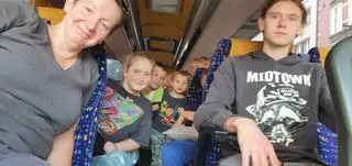 Rodzina Hrycyszynów w nowym autobusie