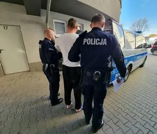 Uciekł półnagi, już jest w areszcie