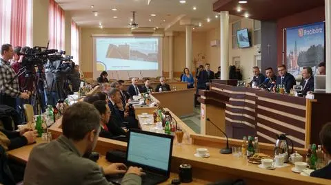 Spotkali się z ministrem Wosiem na konferencji o kolei. Władze miasta w kwarantannie