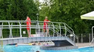 Ratownik przybiegł, gdy usłyszał wołanie o pomoc