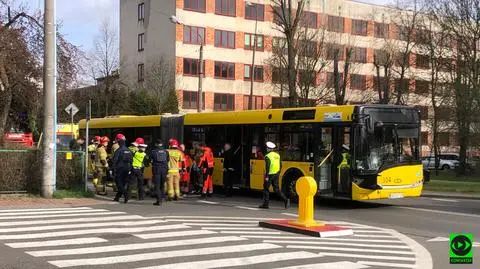 Autobus potrącił dziecko. "Zostało zabrane do szpitala"