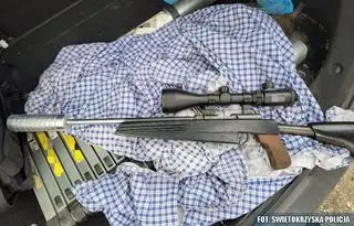 Policjanci znaleźli też broń-samoróbkę