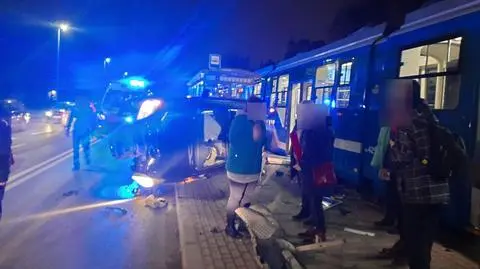 Do wypadku doszło na przystanku tramwajowym