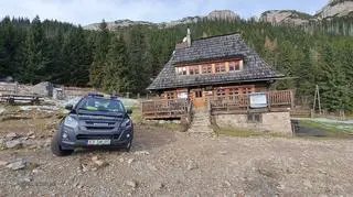 Budynek schroniska górskiego na Hali Kondratowej