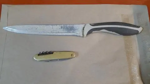 Do biura podróży wszedł mężczyzna uzbrojony w nóż. Zażądał pieniędzy