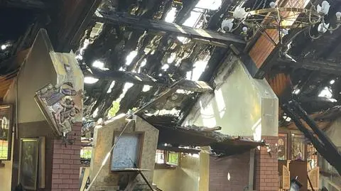 Spłonął dach kościoła w Sosnowcu. Kuria pokazała zdjęcia ze środka