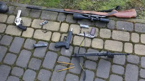 Tona suszu, nielegalne papierosy, broń i amunicja. Zatrzymany 59-latek