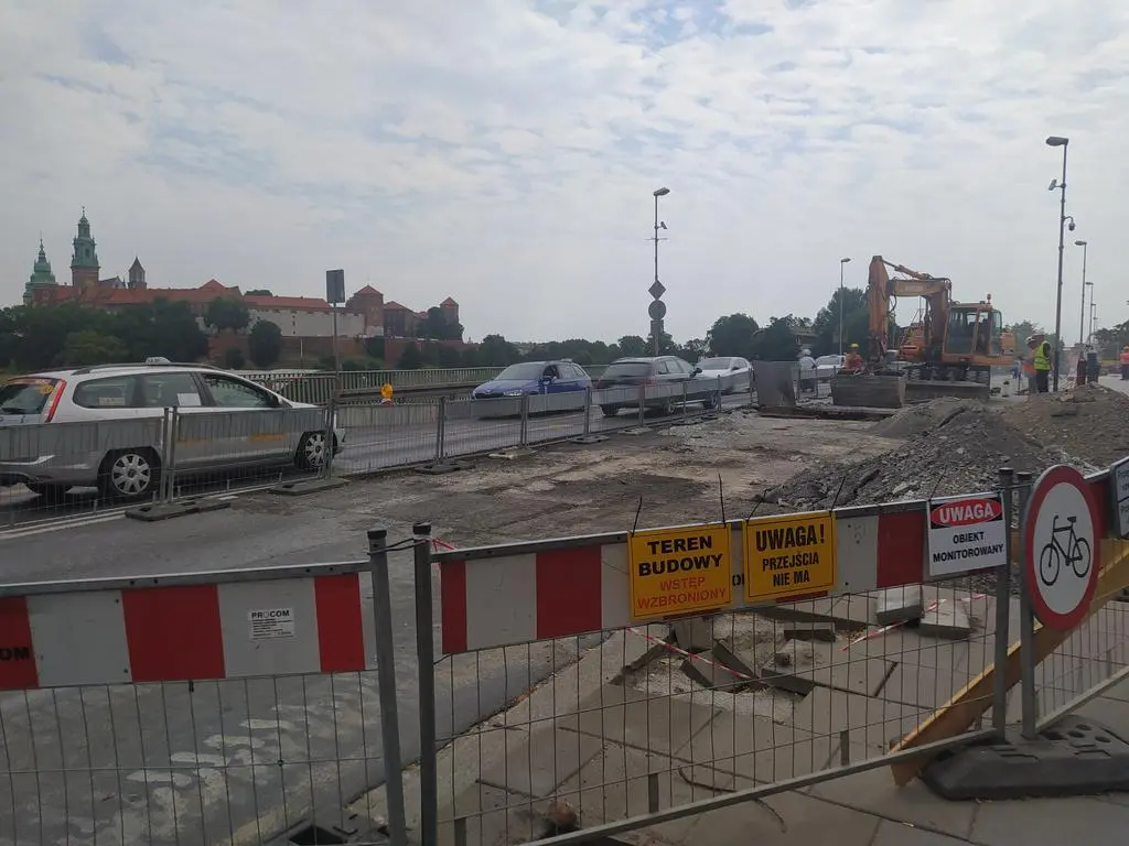 Na moście Dębnickim trwa remont