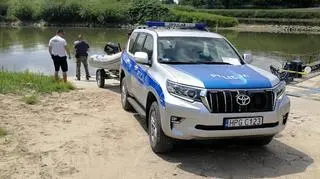 Do pomocy zostali zaangażowani policjanci z Komisariatu Wodnego Policji z Krakowa.