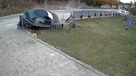 Kierowca stracił panowanie nad samochodem