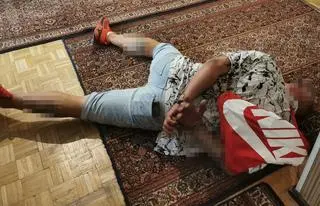 W trakcie przeszukania policjanci znaleźli w hotelowych pokojach szereg skradzionych przedmiotów