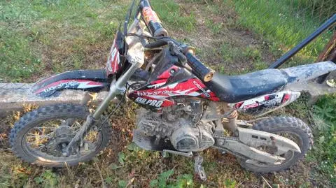 11- i 12-latek jeździli na motocyklach po publicznej drodze. Policja ostrzega przed konsekwencjami